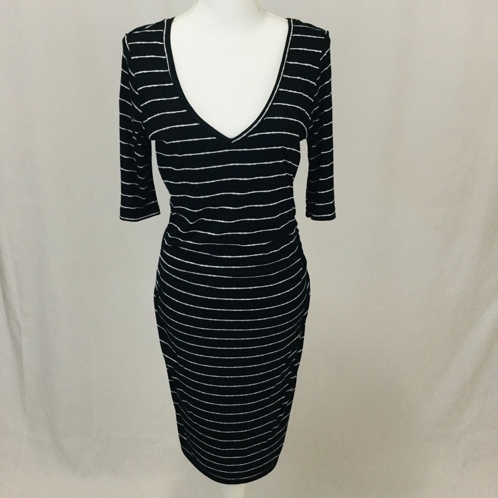 Gibson Latimer Black and White Striped Knit V Neck Stretch Dress-Size Small